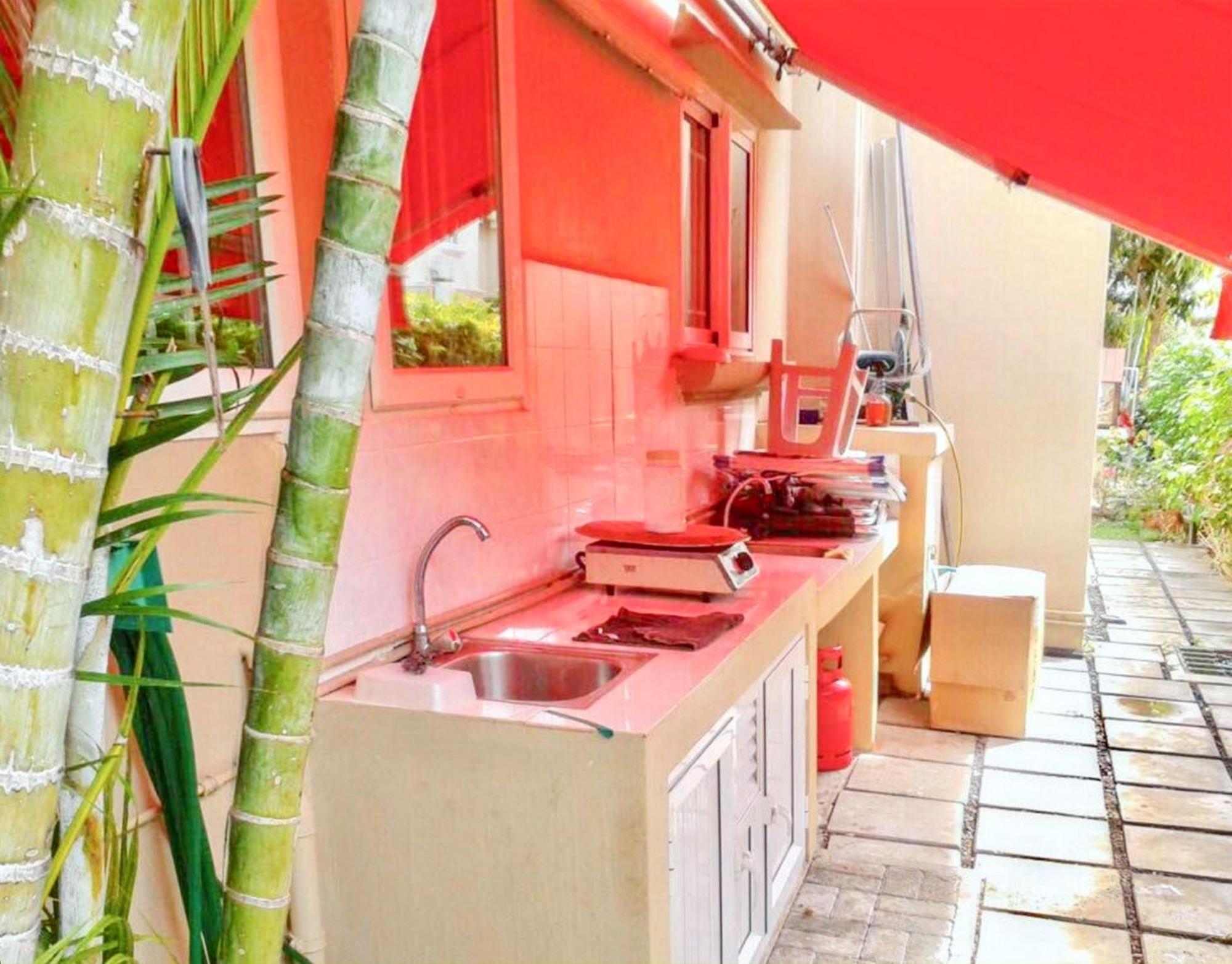 Spacious House In Flic En Flac With Shared Pool Εξωτερικό φωτογραφία
