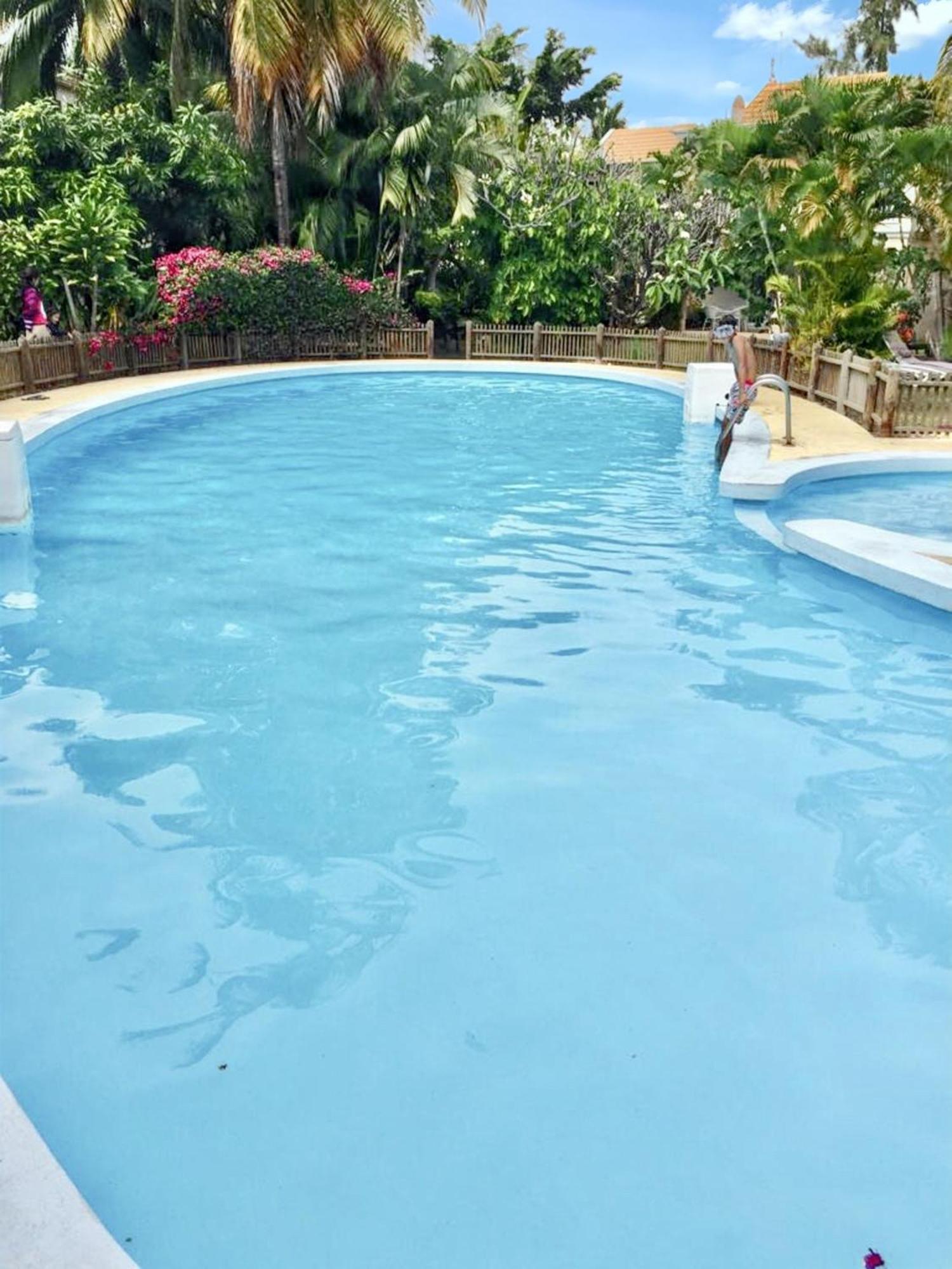 Spacious House In Flic En Flac With Shared Pool Εξωτερικό φωτογραφία
